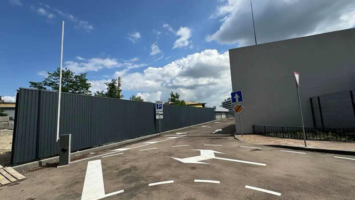 Фото Продаю 1 кімнатну квартиру, 36.7 кв. м, Дніпровська набережна 17 Київ, ціна: 64000 $, код 3440