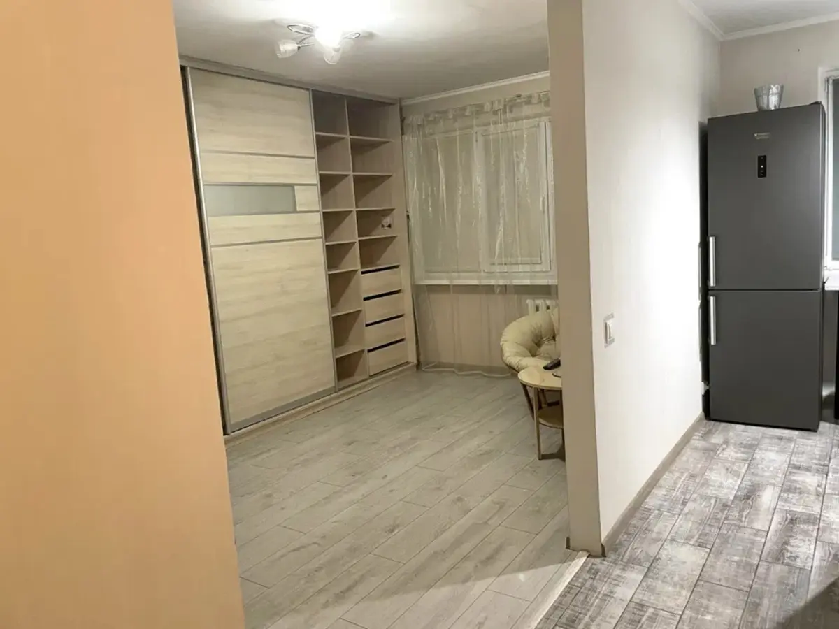 Фото Продаю 1-комнатную квартиру, 33 кв. м, Метростроевская ул. 5 Киев, цена: 46000 $, код 3443