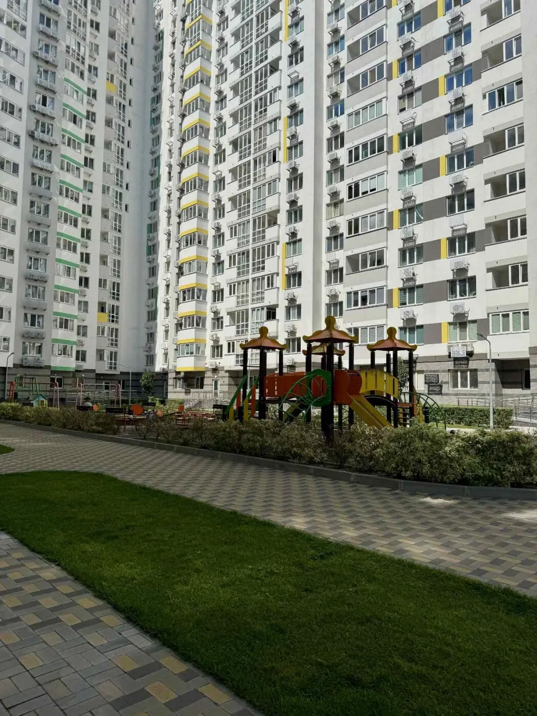 Фото Продаю 2 кімнатну квартиру, 79 кв. м, Харківське шосе 190 Київ, ціна: 88000 $, код 3446