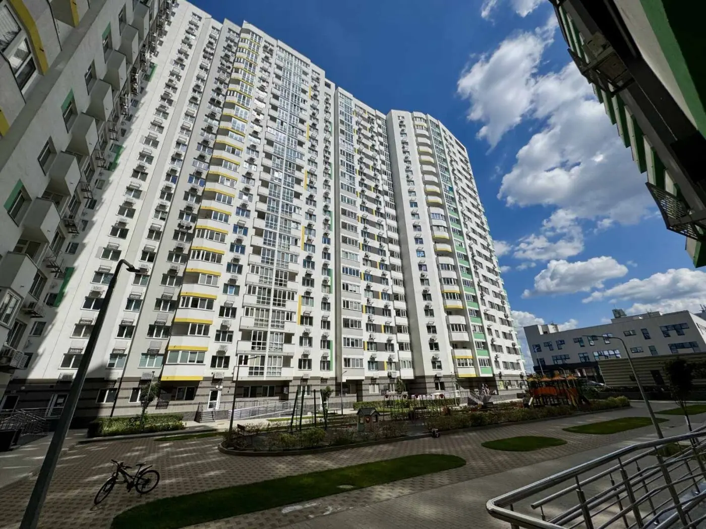 Фото Продаю 2 кімнатну квартиру, 79 кв. м, Харківське шосе 190 Київ, ціна: 88000 $, код 3446