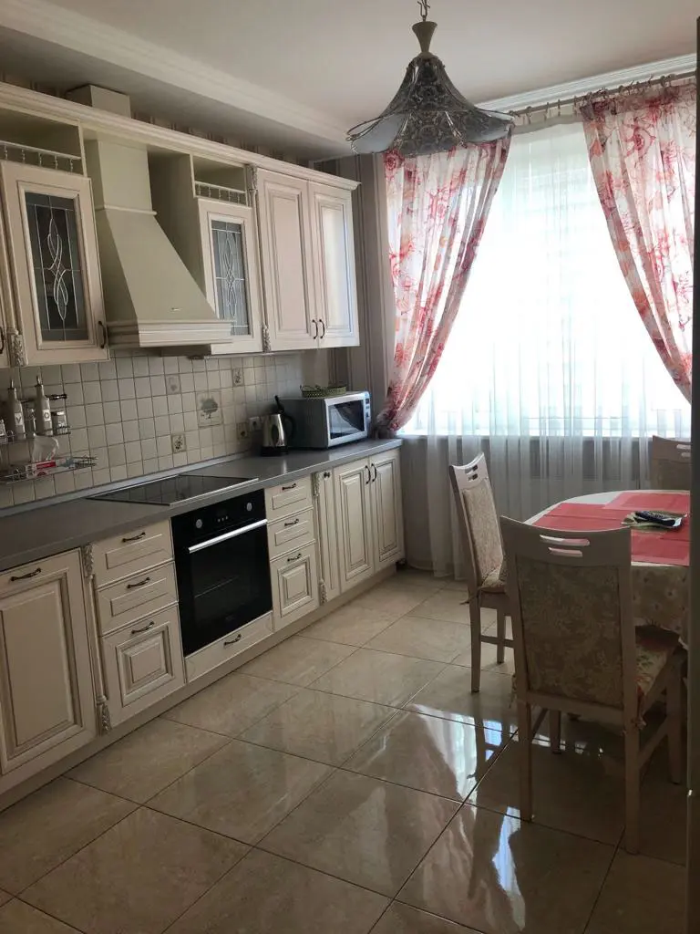 Фото Зняти 2 кімнатну квартиру, Велика Китаївська вул. 59 Київ в довгострокову оренду, ціна: 23500 UAH, код 3462