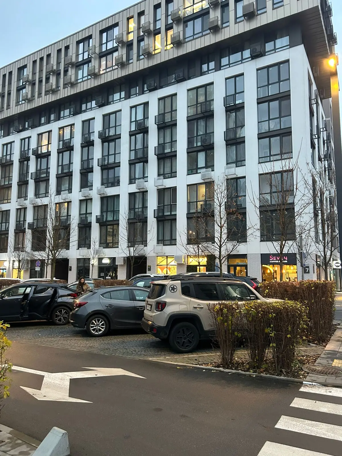 Фото Зняти 1 кімнатну квартиру, Салютна вул. 1 Київ в довгострокову оренду, ціна: 30000 UAH, код 3463