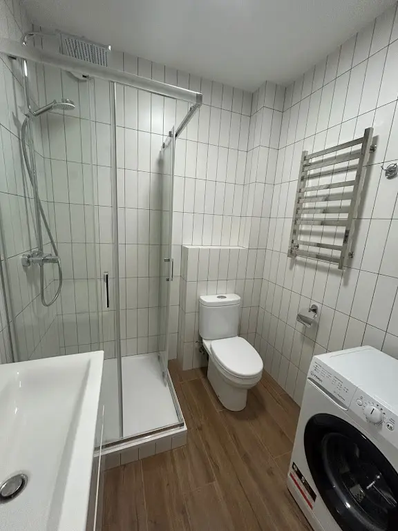 Фото Зняти 1 кімнатну квартиру, Салютна вул. 1 Київ в довгострокову оренду, ціна: 30000 UAH, код 3463