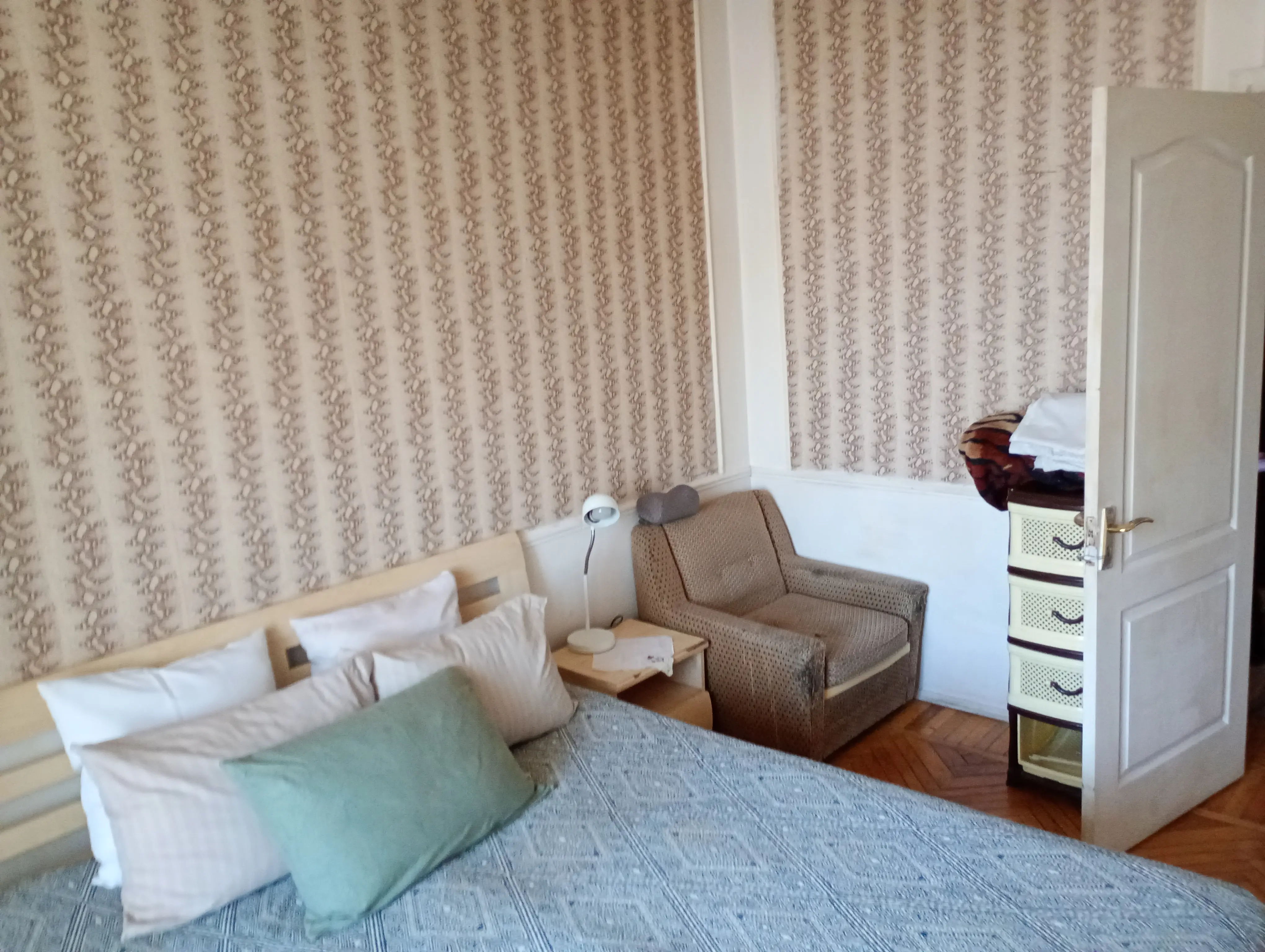 Фото Rent a 2-room apartment, Povitroflotskyi Avenue 45 Kyiv for long-term rent, price: 15000 UAH, code 3468