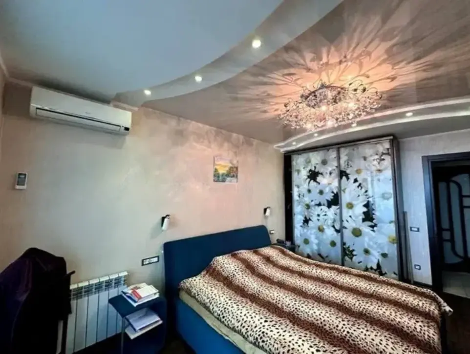 Фото Selling a 3-room apartment, 92 sq.m., Parkova Street  Odesa, price: 75000 $, code 3477