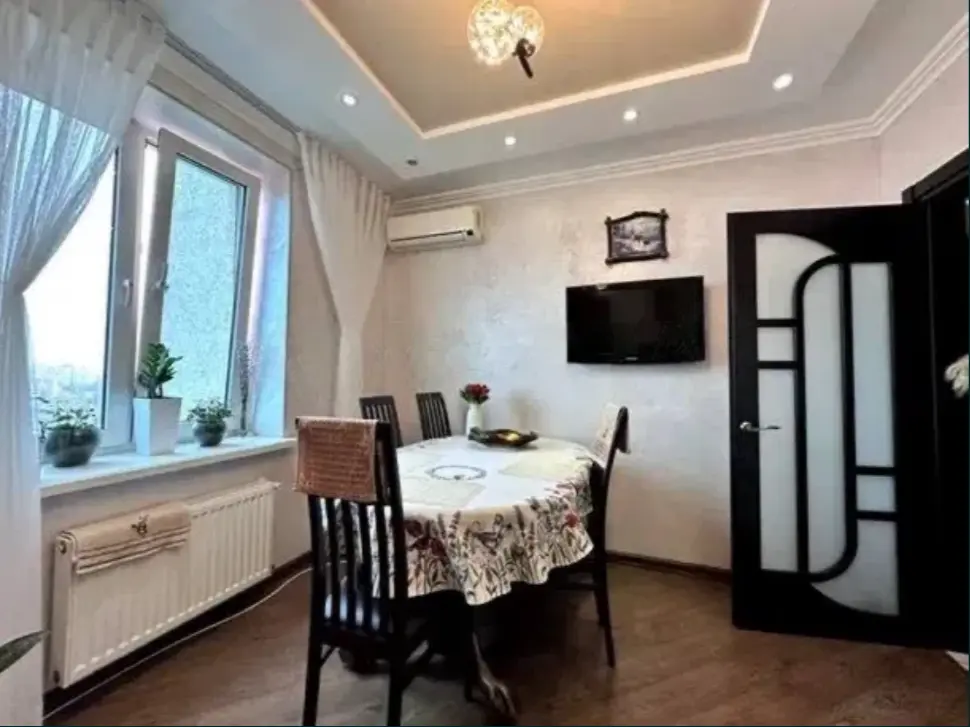 Фото Selling a 3-room apartment, 92 sq.m., Parkova Street  Odesa, price: 75000 $, code 3477