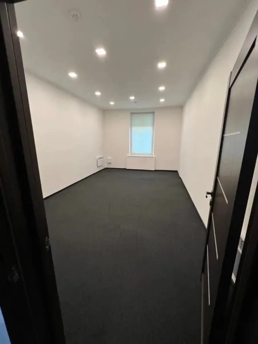 Фото Орендувати офіс, Антоновича вул. (Горького) 7 Київ в довгострокову оренду, ціна: 180000 UAH, код 3502