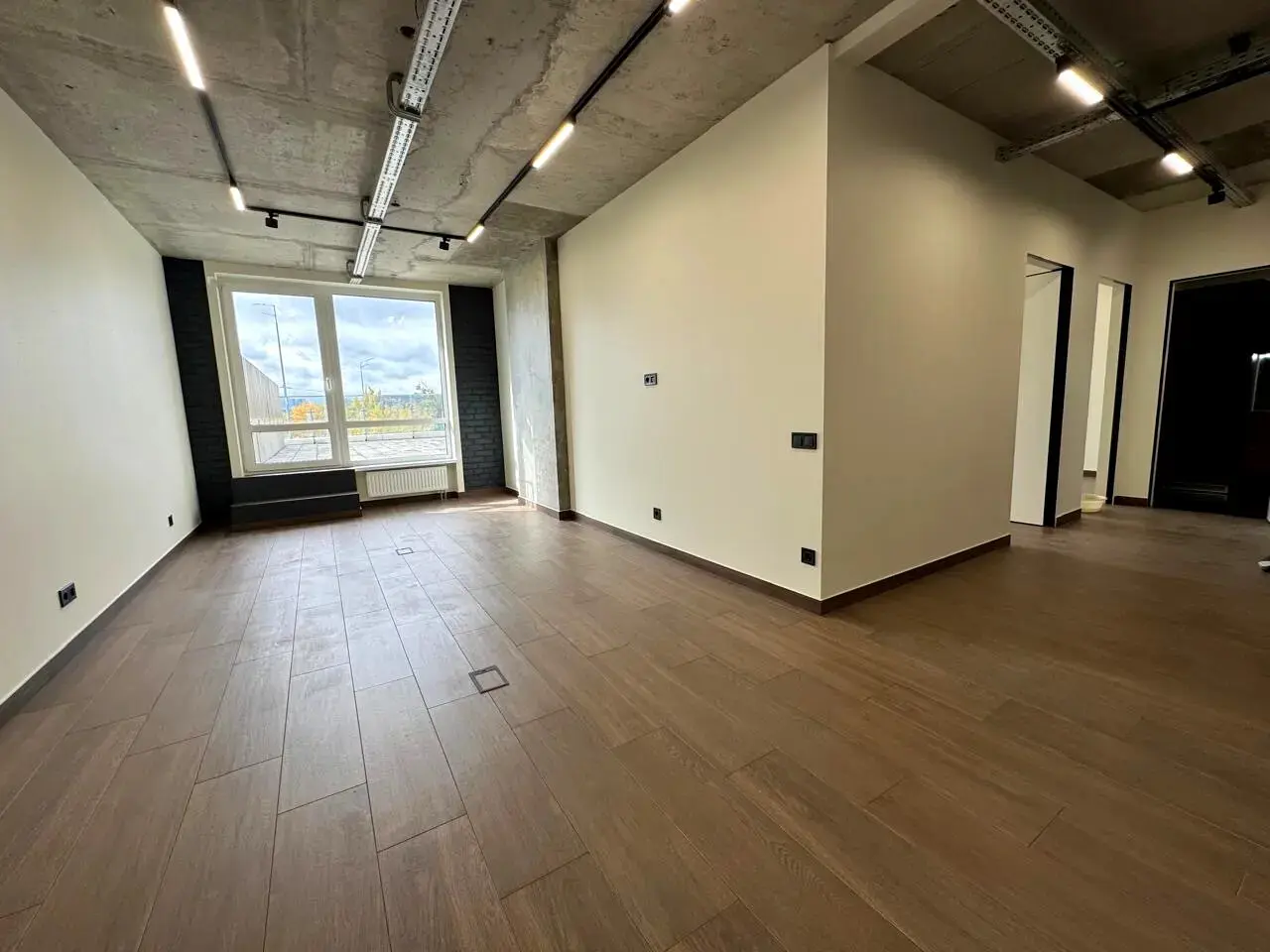 Фото Rent an office, Dniprovska Embarkment  Kyiv for long-term rent, price: 83000 грн, code 3533