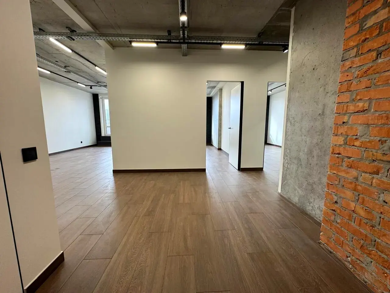 Фото Rent an office, Dniprovska Embarkment  Kyiv for long-term rent, price: 83000 грн, code 3533