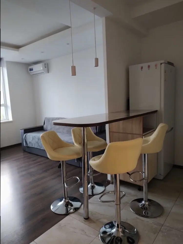 Фото Selling a 1-room apartment, 32 sq.m., Mykoly Bazhana Avenue 17 Kyiv, price: 60000 $, code 3575