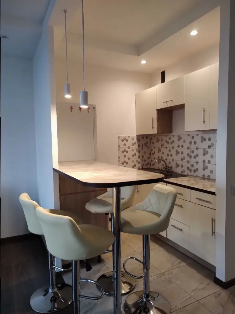 Фото Selling a 1-room apartment, 32 sq.m., Mykoly Bazhana Avenue 17 Kyiv, price: 60000 $, code 3575