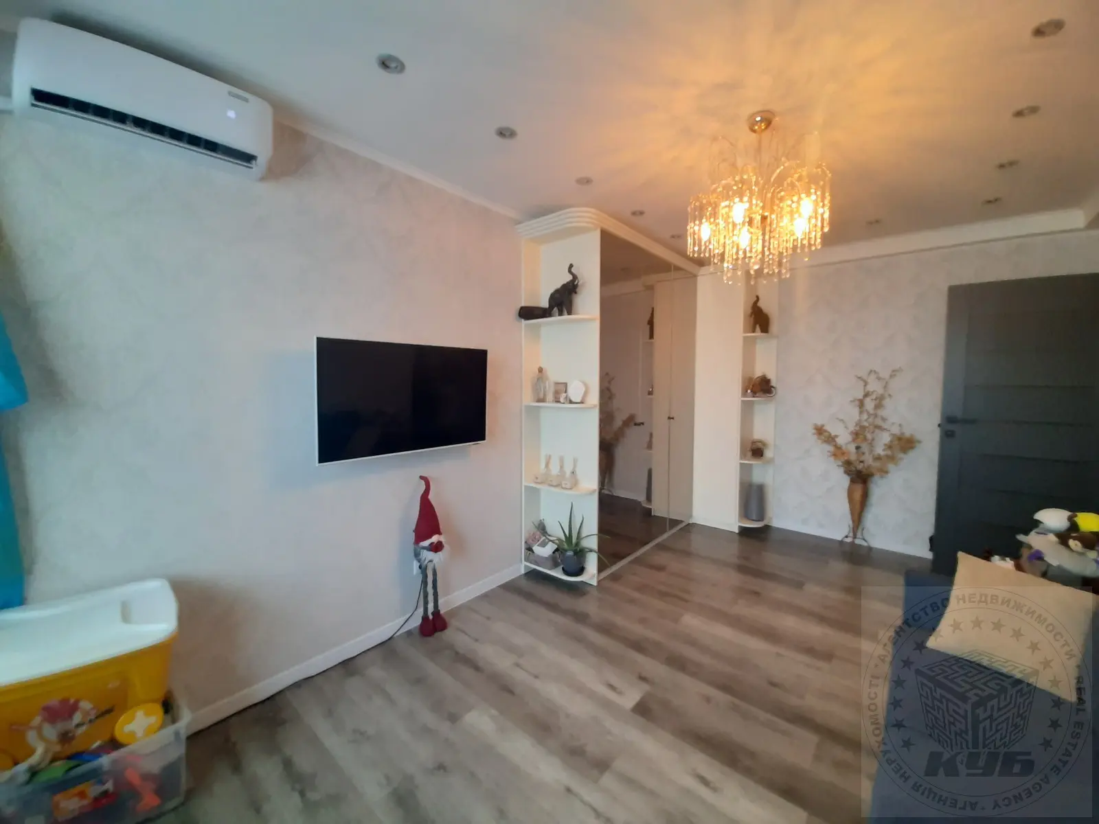 Фото Selling a 2-room apartment, 48 sq.m., Yevhena Konovaltsia Street (Schorsa Street) 37 Kyiv, price: 110000 $, code 3579