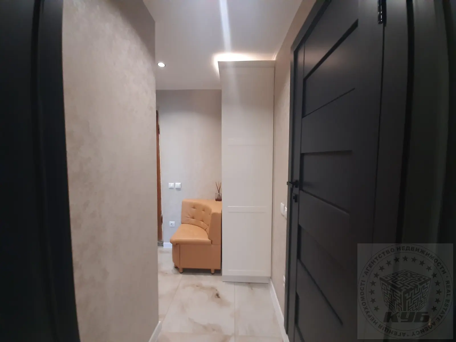 Фото Selling a 2-room apartment, 48 sq.m., Yevhena Konovaltsia Street (Schorsa Street) 37 Kyiv, price: 110000 $, code 3579