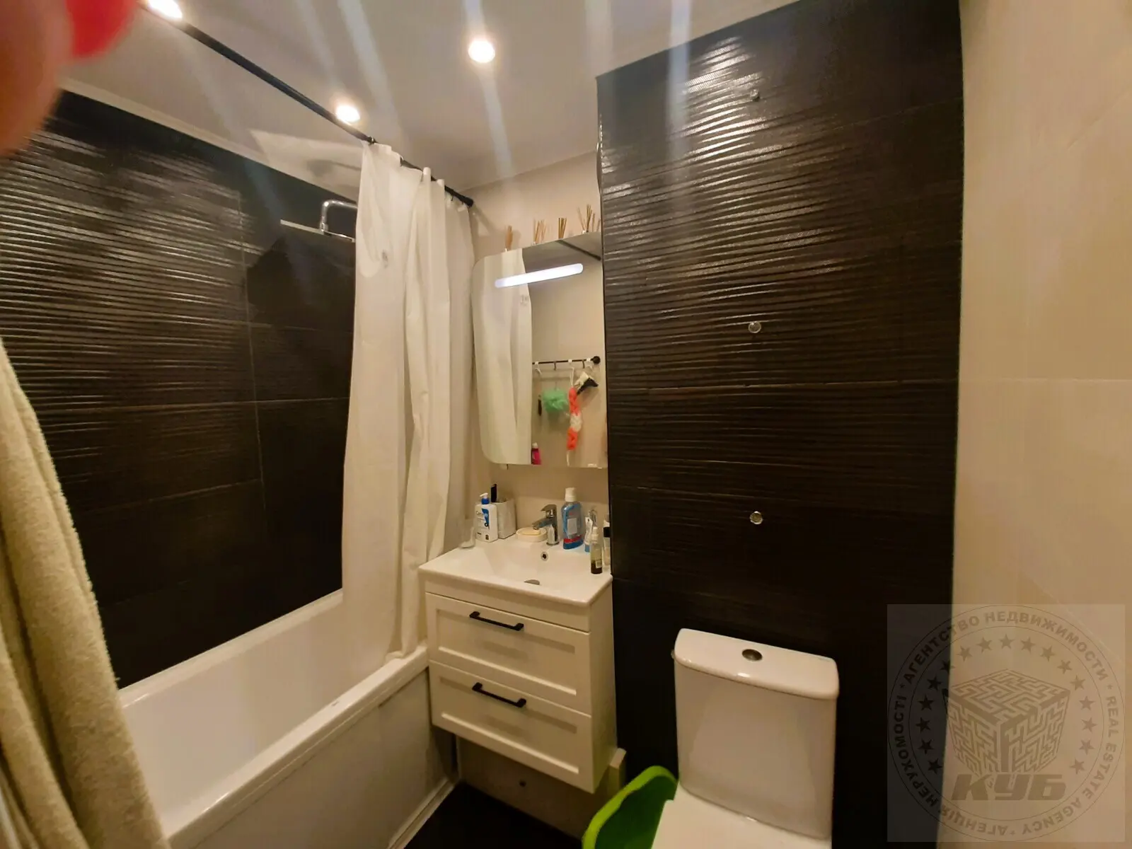 Фото Selling a 2-room apartment, 48 sq.m., Yevhena Konovaltsia Street (Schorsa Street) 37 Kyiv, price: 110000 $, code 3579