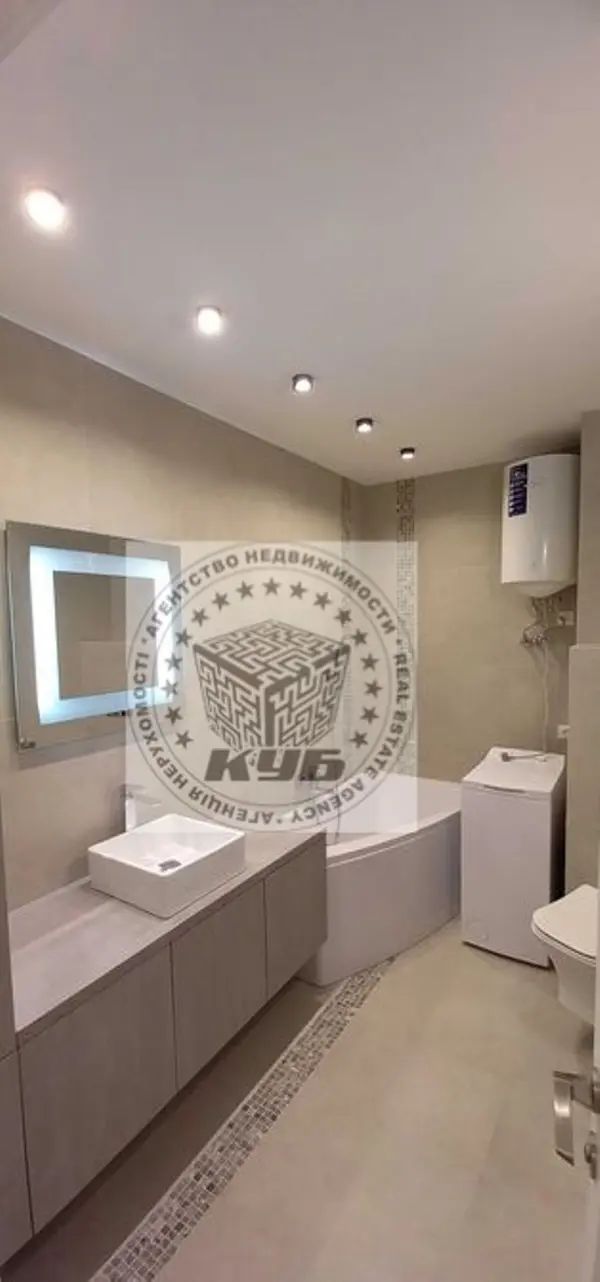 Фото Продаю 2-комнатную квартиру, 55 кв. м, Митрополита Василия Липковского ул. (Урицкого) 37б Киев, цена: 130000 $, код 3580