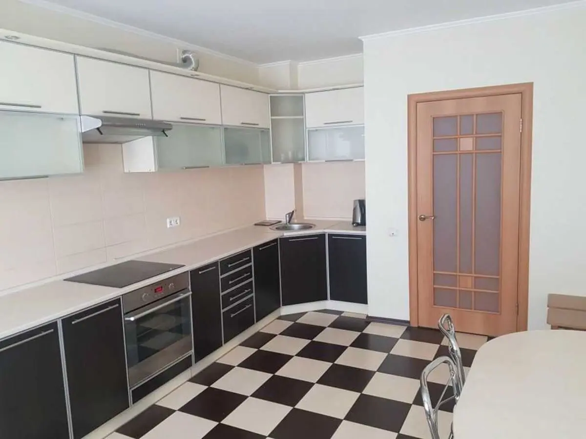 Фото Selling a 2-room apartment, 83 sq.m., Nizhynska Street 5 Kyiv, price: 130000 $, code 3585