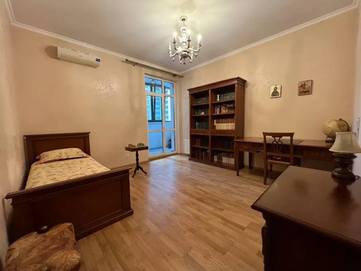 Фото Selling a 3-room apartment, 99 sq.m., Yevhena Konovaltsia Street (Schorsa Street) 44а Kyiv, price: 268000 $, code 3586