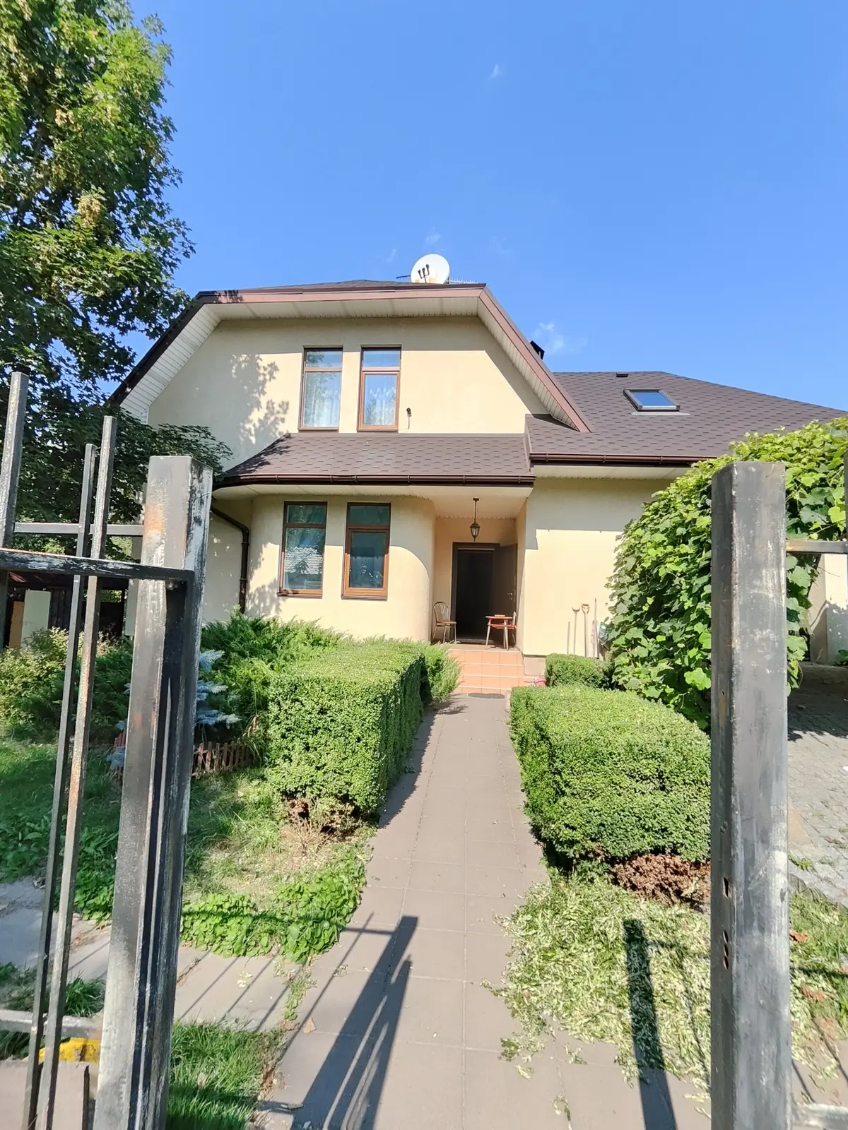 Фото Продаю будинок, 196 кв. м, Світанкова вул.  Бориспіль, ціна: 120000 $, код 3590