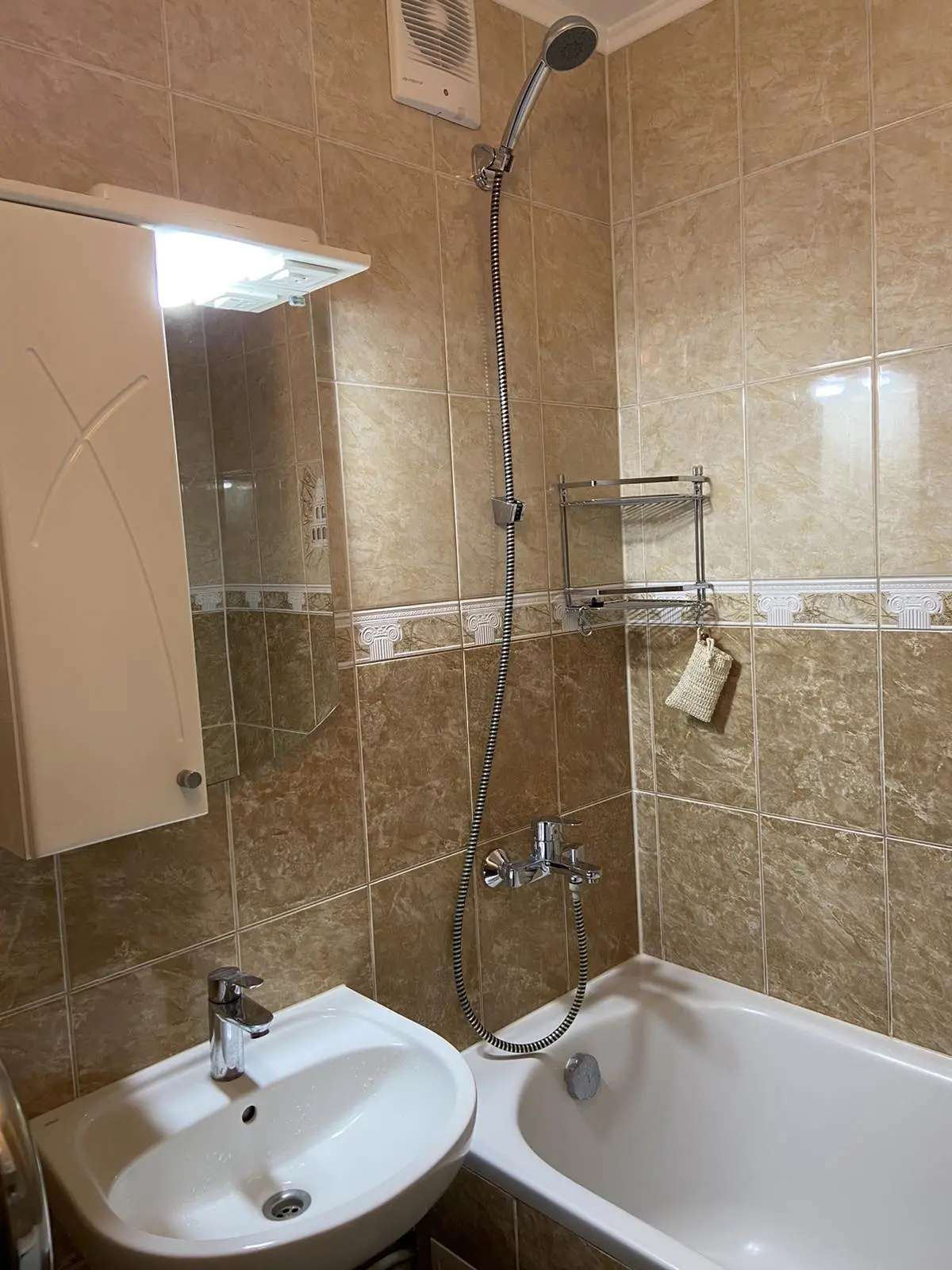 Фото Rent a 1-room apartment, Pivnichna Street 54в Kyiv for long-term rent, price: 16000 UAH, code 3623