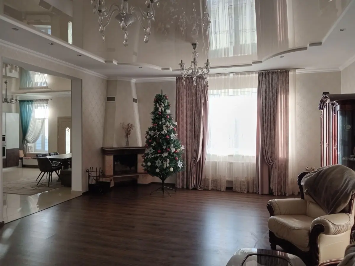 Фото Зняти будинок, Різдвяна вул. (Коцюбинського)  Погреби в довгострокову оренду, ціна: 2600 $, код 3629