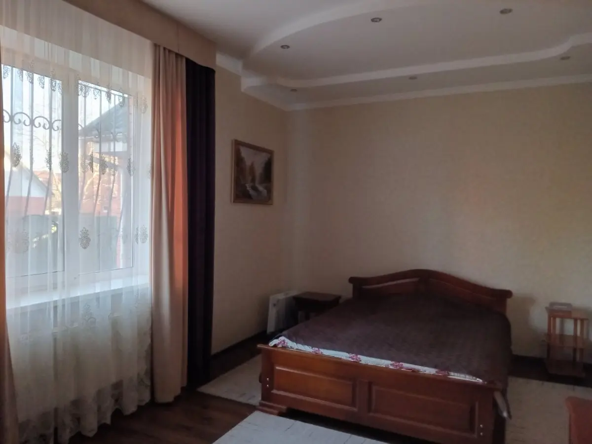 Фото Зняти будинок, Різдвяна вул. (Коцюбинського)  Погреби в довгострокову оренду, ціна: 2600 $, код 3629