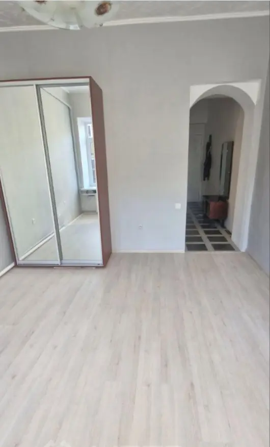 Фото Selling a 1-room apartment, 30 sq.m., Sofiivska Street  Odesa, price: 29500 $, code 3642