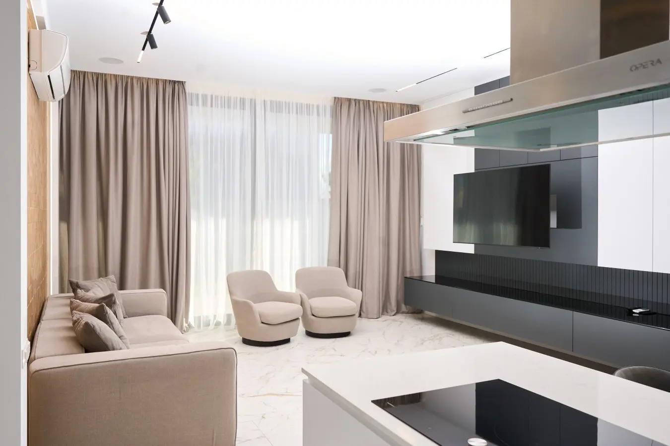 Фото Зняти будинок, Центральна вул.  Київ в довгострокову оренду, ціна: 8000 $, код 3668