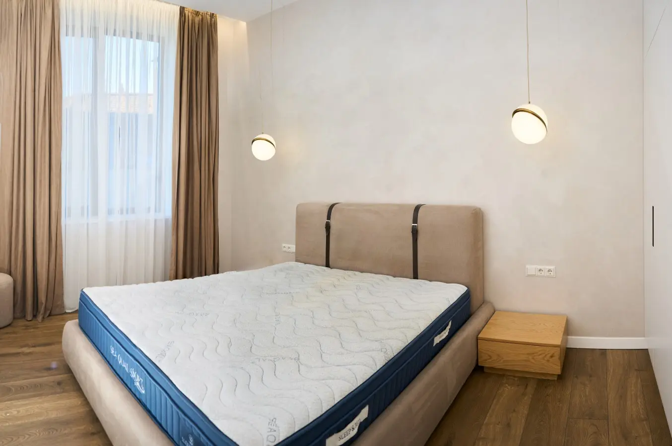 Фото Зняти будинок, Центральна вул.  Київ в довгострокову оренду, ціна: 8000 $, код 3668