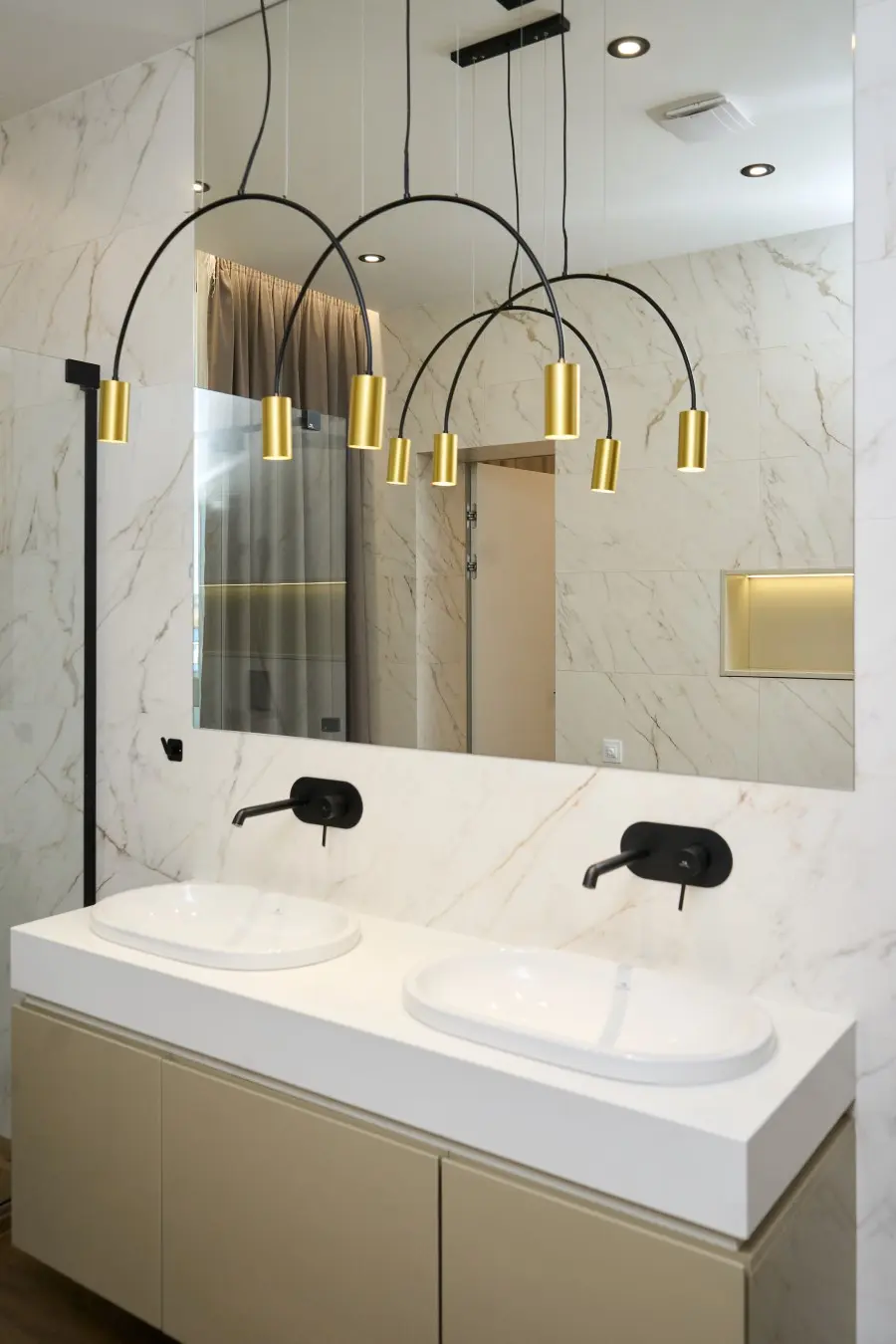 Фото Зняти будинок, Центральна вул.  Київ в довгострокову оренду, ціна: 8000 $, код 3668