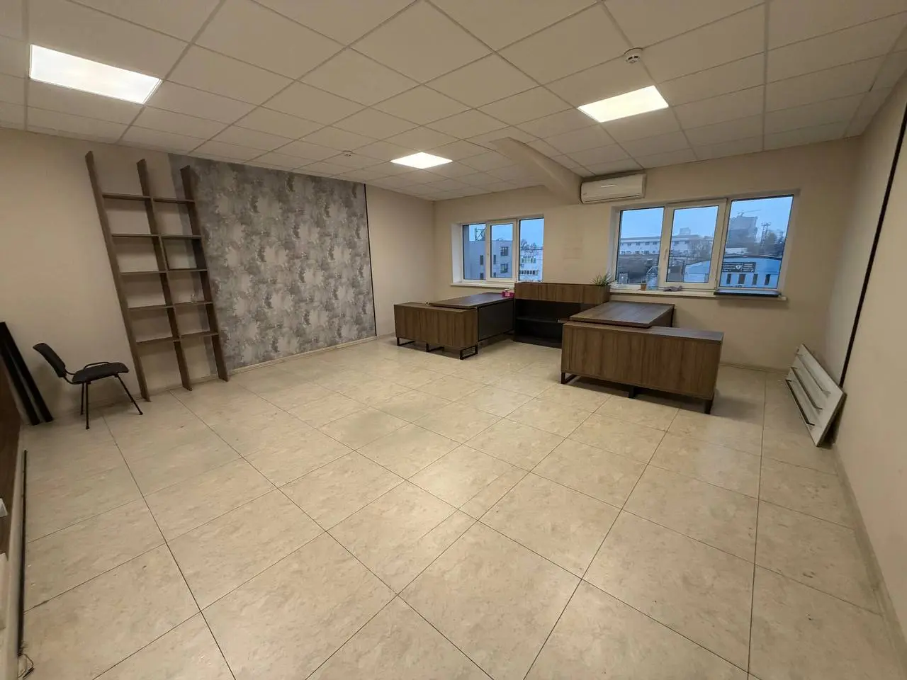 Фото Орендувати офіс, Новокостянтинівська вул. 1В Київ в довгострокову оренду, ціна: 14500 UAH, код 3675