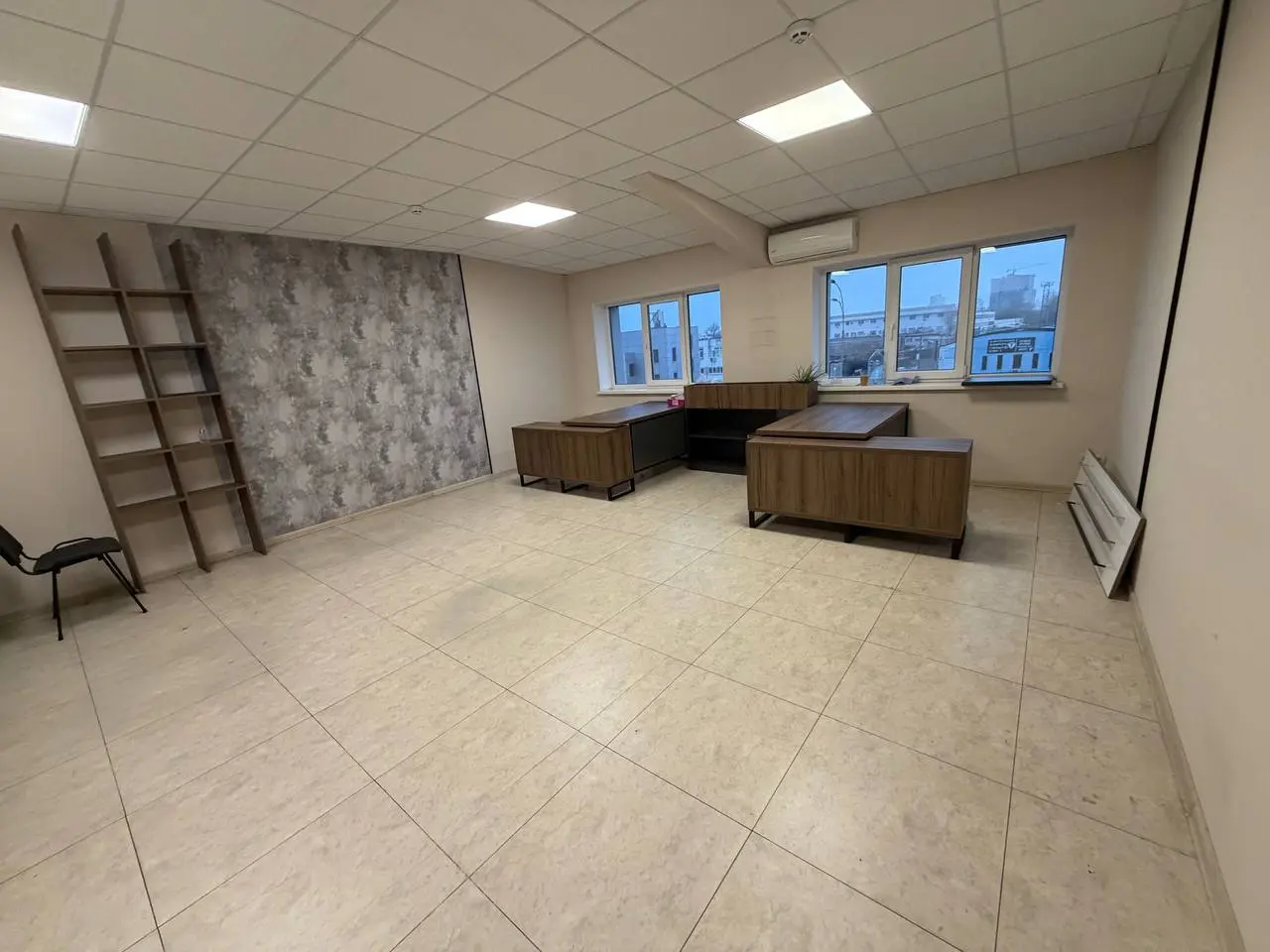 Фото Орендувати офіс, Новокостянтинівська вул. 1В Київ в довгострокову оренду, ціна: 14500 UAH, код 3675