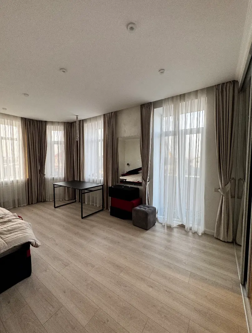 Фото Снять дом, Розовая ул.  Одесса в долгосрочную аренду, цена: 7000 $, код 3677