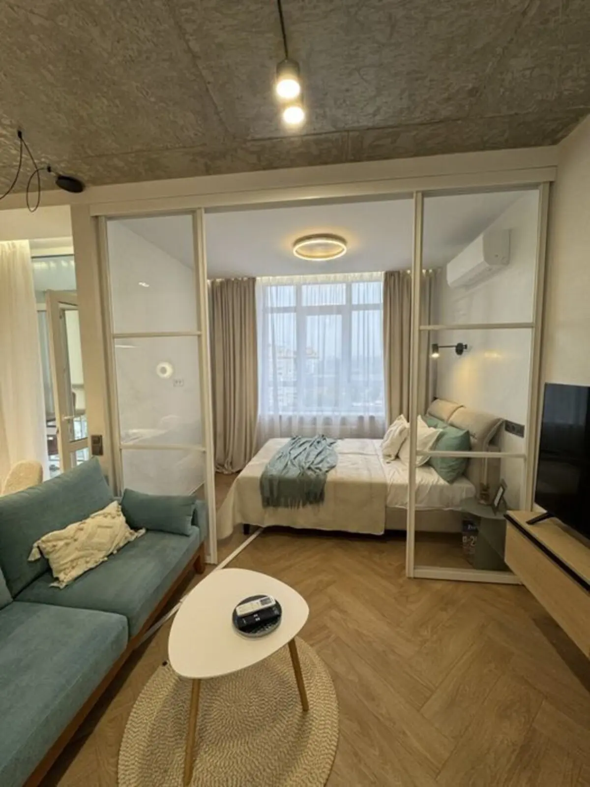 Фото Selling a 1-room apartment, 38 sq.m., Mykoly Hulaka Street  Kyiv, price: 85500 $, code 3686