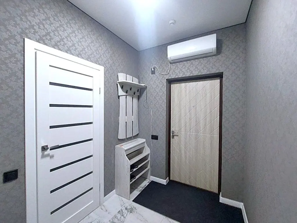 Фото Rent a 1-room apartment, Yevhena Chykalenka Street (Akademika Viliamsa Street) 93 к1 Odesa for long-term rent, price: 10000 UAH, code 3687