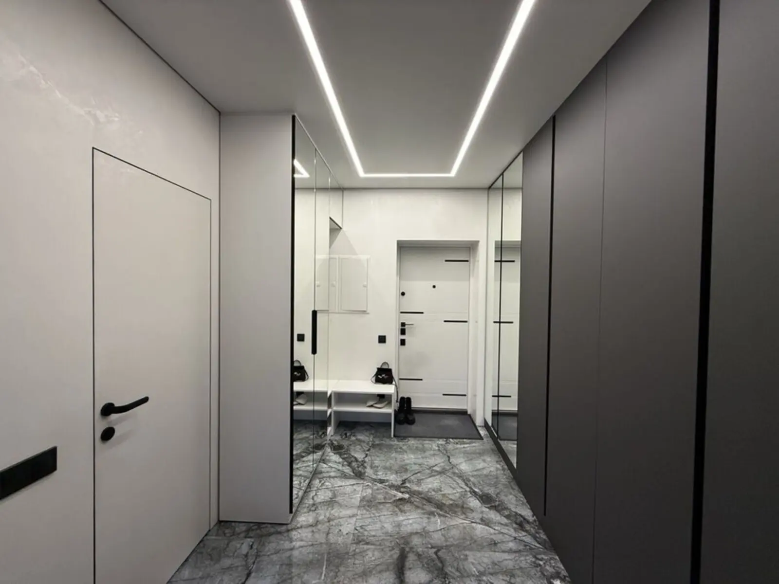 Фото Selling a 1-room apartment, 65 sq.m., Nyzhnii Val Street 27-29 Kyiv, price: 155000 $, code 3691