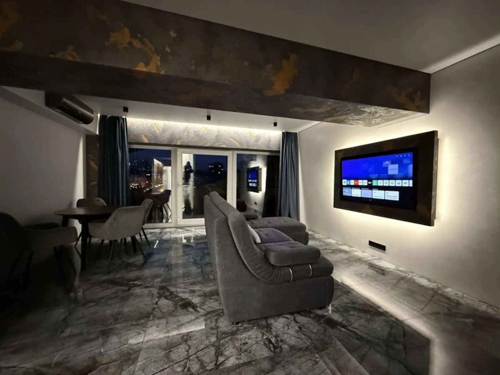 Фото Selling a 1-room apartment, 65 sq.m., Nyzhnii Val Street 27-29 Kyiv, price: 155000 $, code 3691