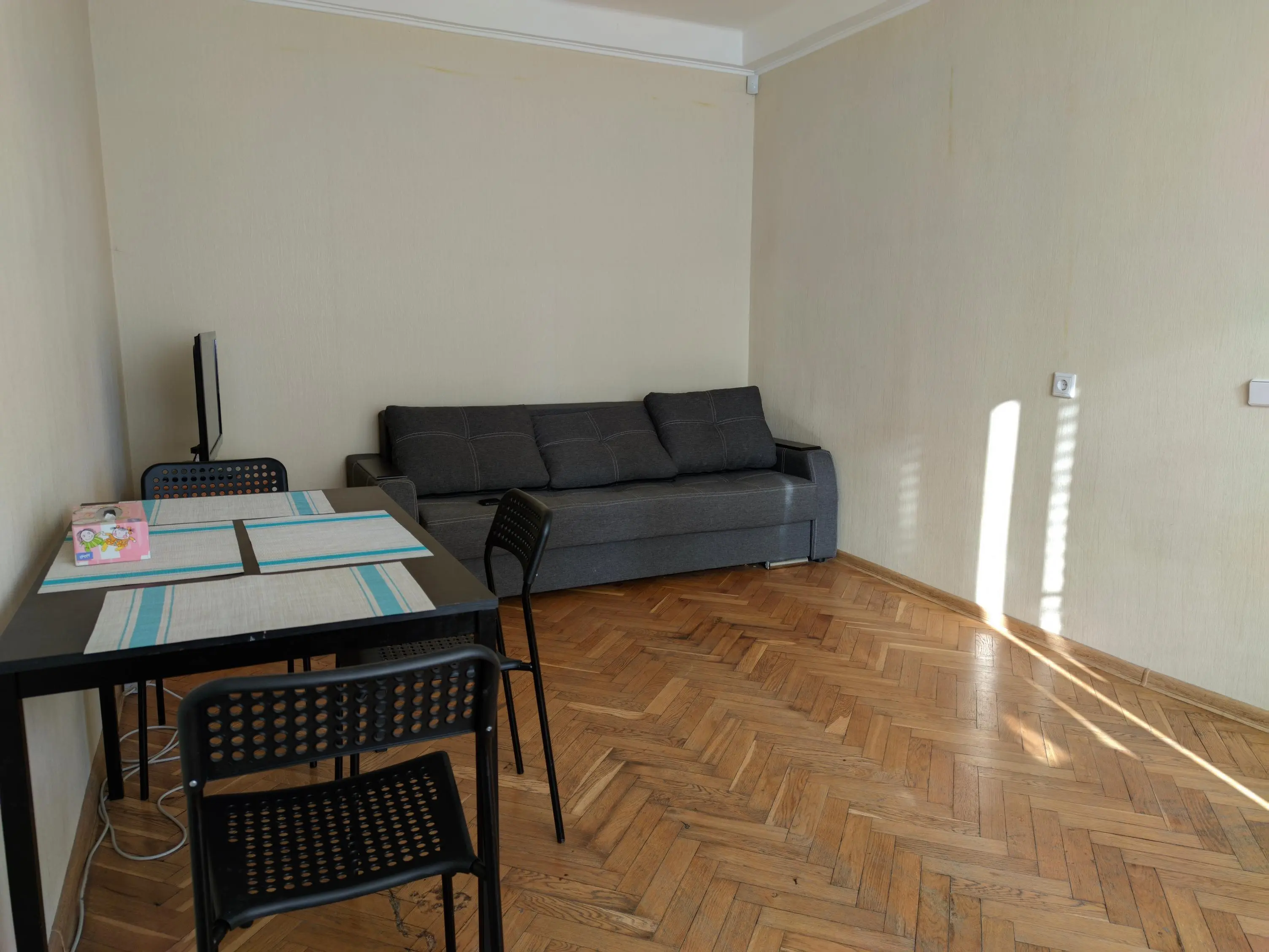 Фото Зняти 2 кімнатну квартиру, Юлії Здановської вул. (Ломоносова) 5/2 Київ в довгострокову оренду, ціна: 17000 UAH, код 3692