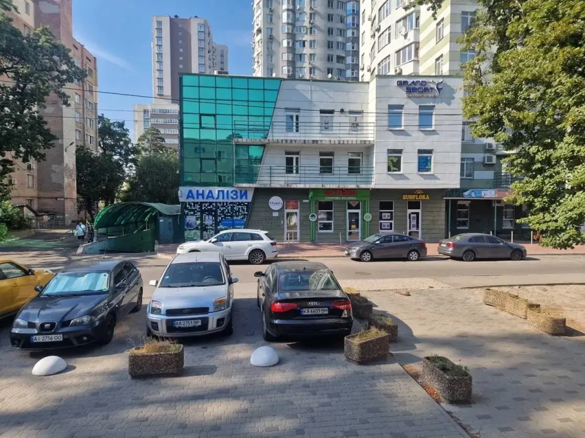 Фото Rent a retail space, Lvivska Street 22 Kyiv for long-term rent, price: 1100 UAH, code 3699
