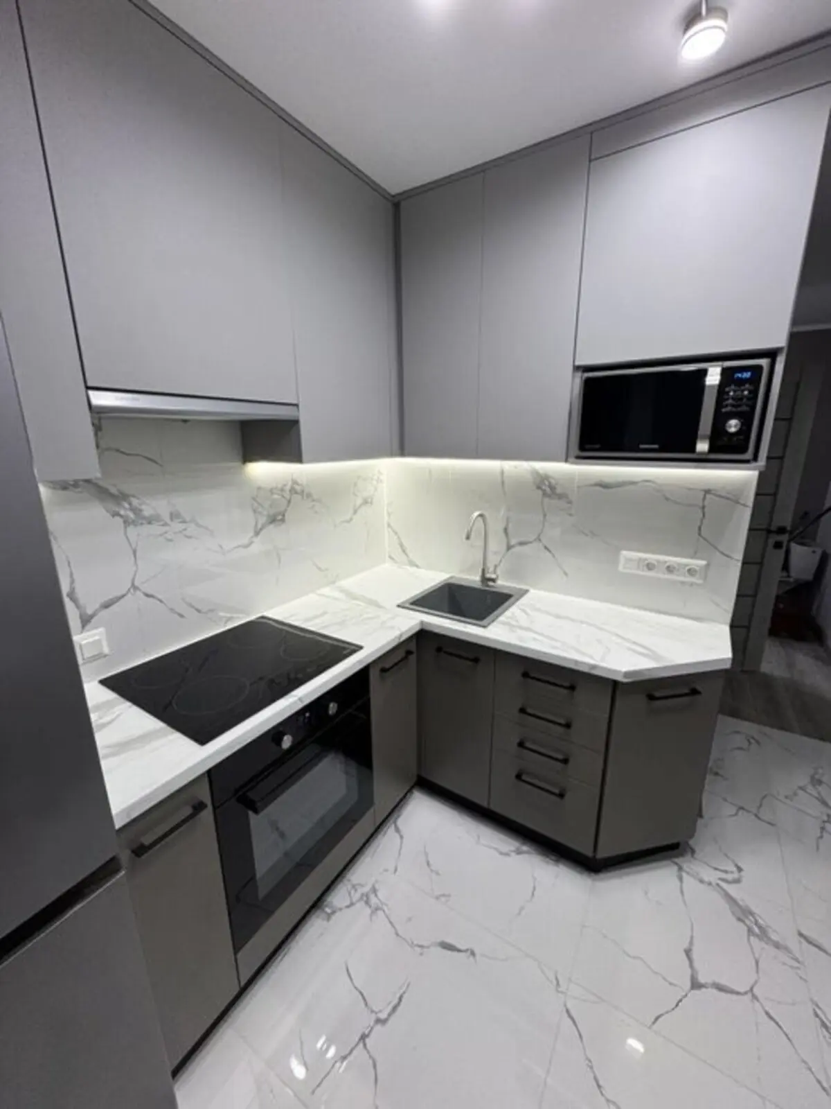 Фото Selling a 1-room apartment, 32 sq.m., Vyshhorodska Street 46а Kyiv, price: 60000 $, code 3708