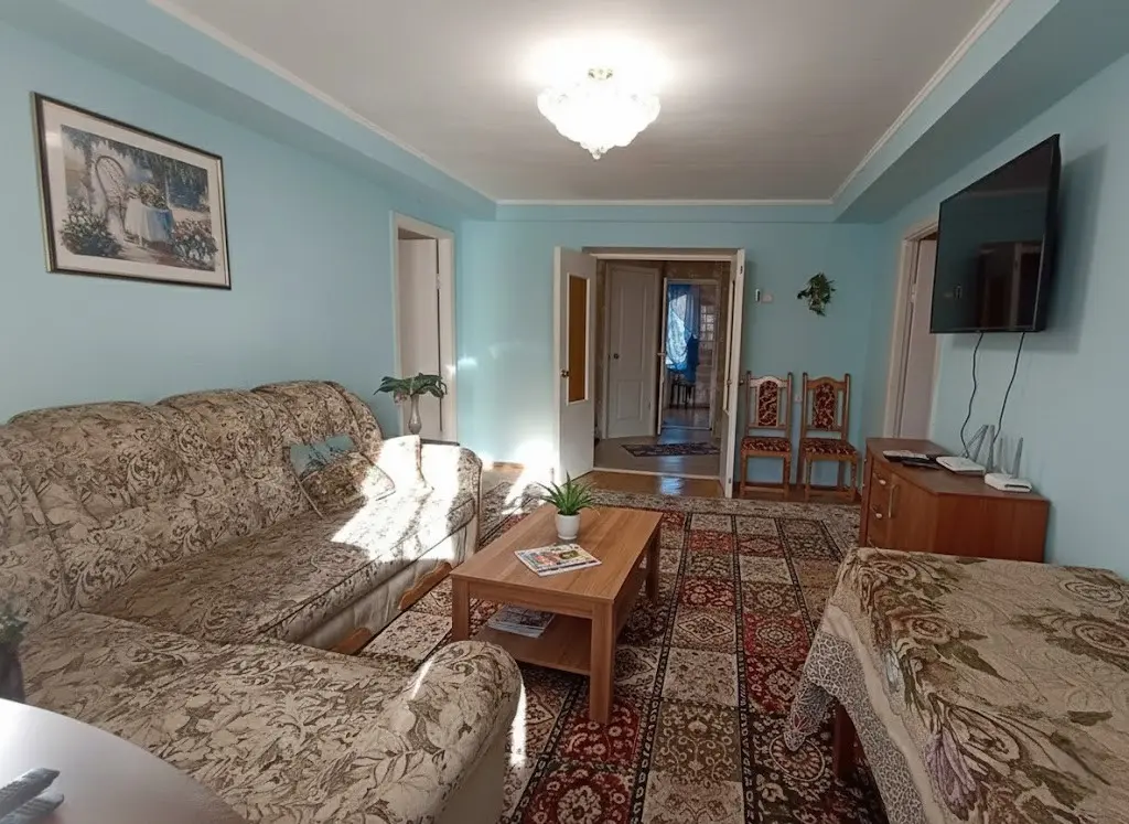 Фото Rent a 4-room apartment, Lesi Ukrainky Boulevard 9 Kyiv for long-term rent, price: 1500 UAH, code 3711