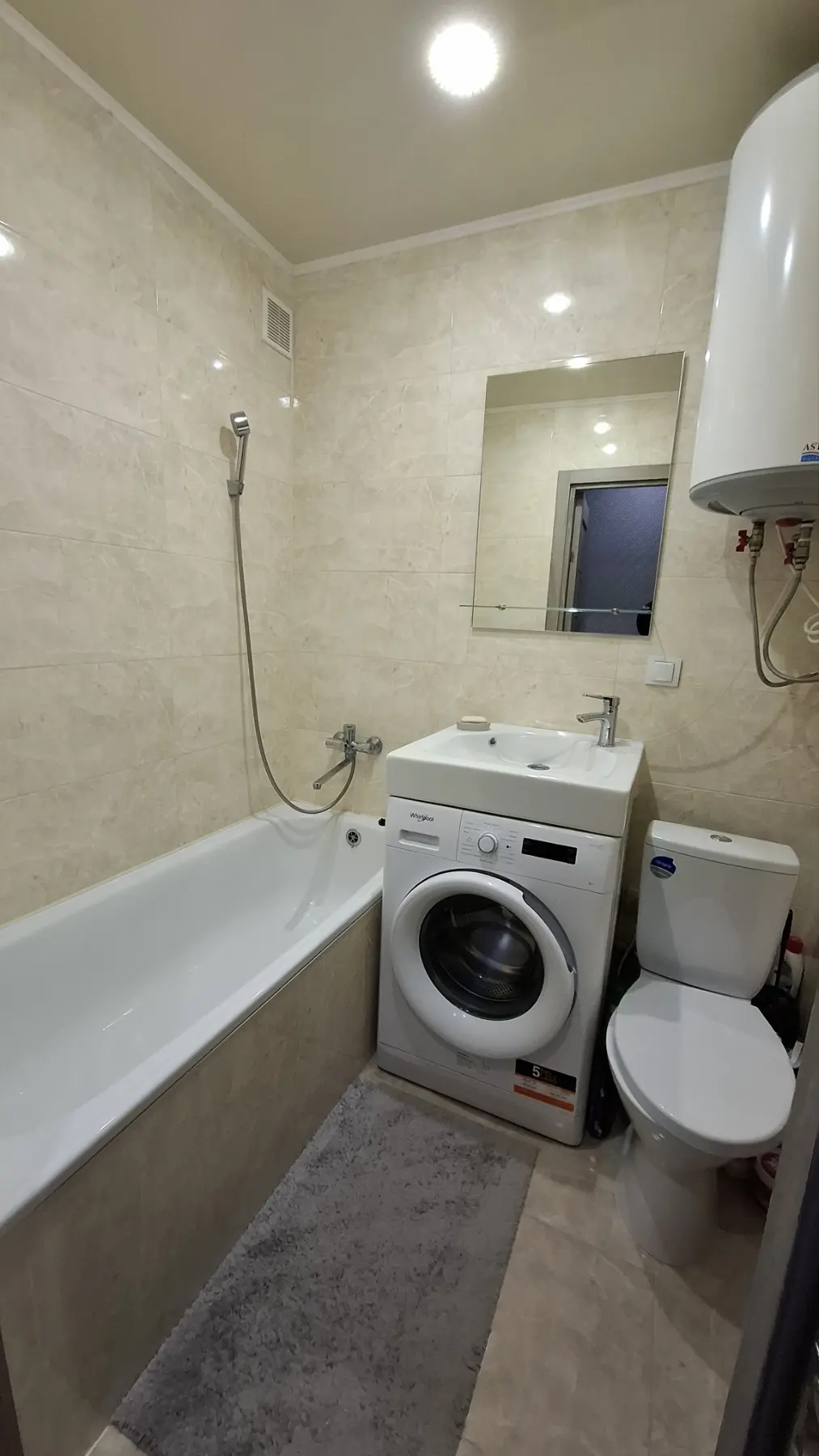 Фото Selling a 2-room apartment, 45 sq.m., Yuvileinyi avenue 51г Kharkiv, price: 35000 $, code 3722