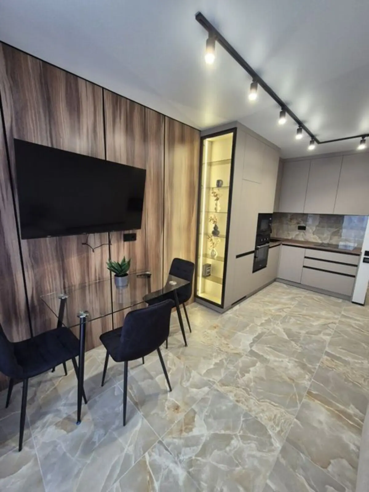 Фото Продаю 1-комнатную квартиру, 44 кв. м, Александра Олеся ул.  Киев, цена: 110000 $, код 3739