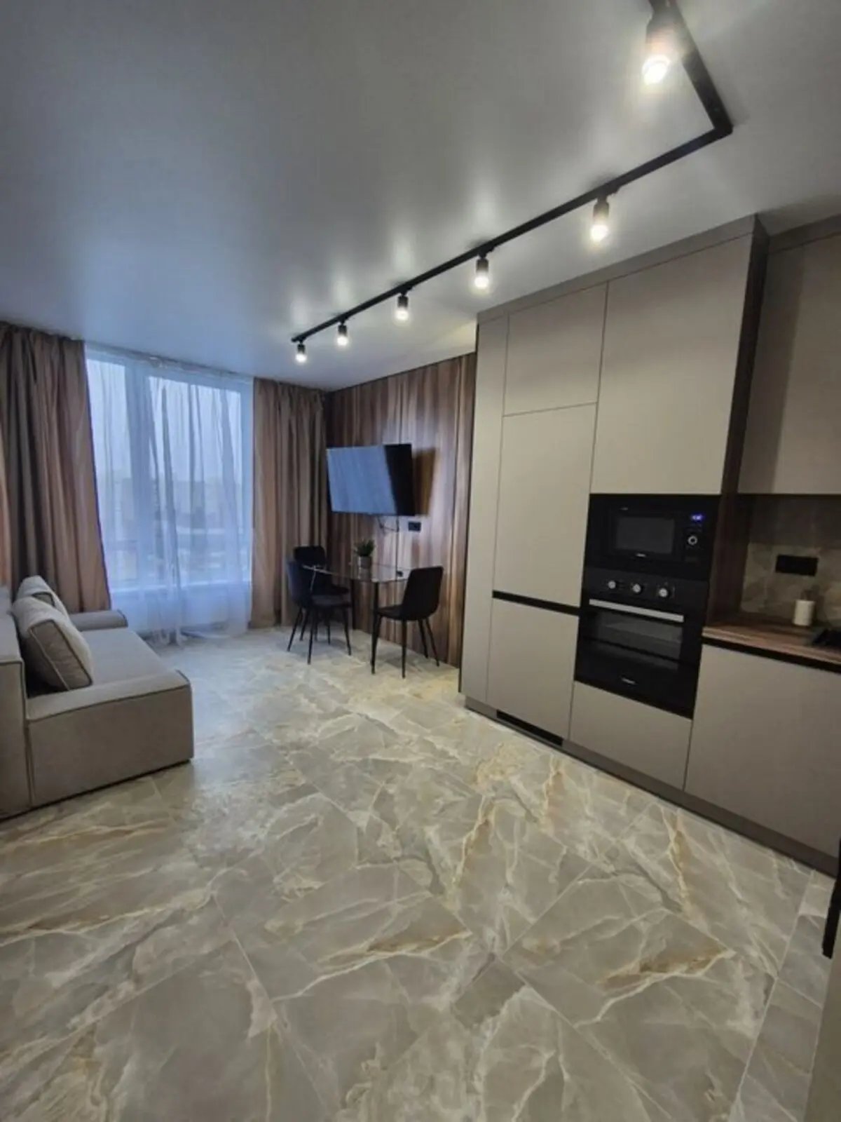 Фото Продаю 1-комнатную квартиру, 44 кв. м, Александра Олеся ул.  Киев, цена: 110000 $, код 3739