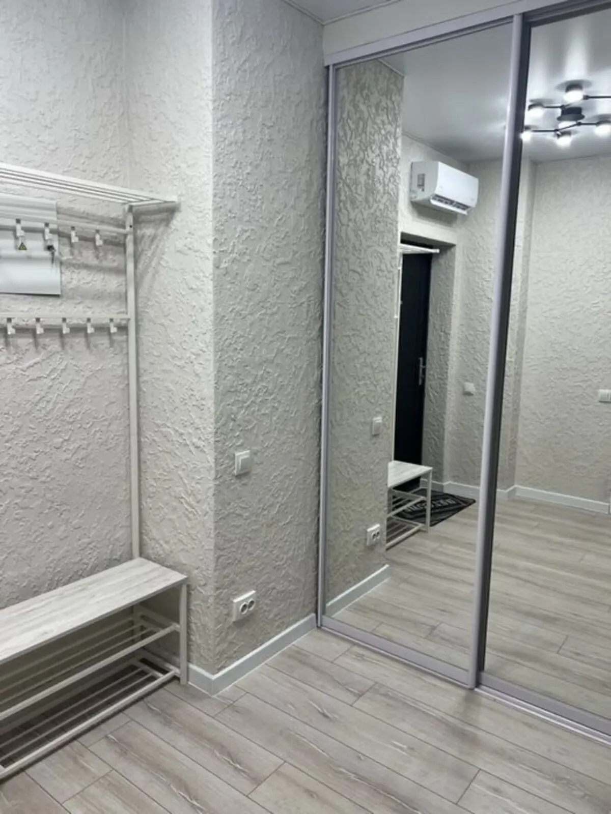 Фото Selling a 1-room apartment, 44 sq.m., Akademika Hlushkova Avenue 42 Kyiv, price: 97000 $, code 3748