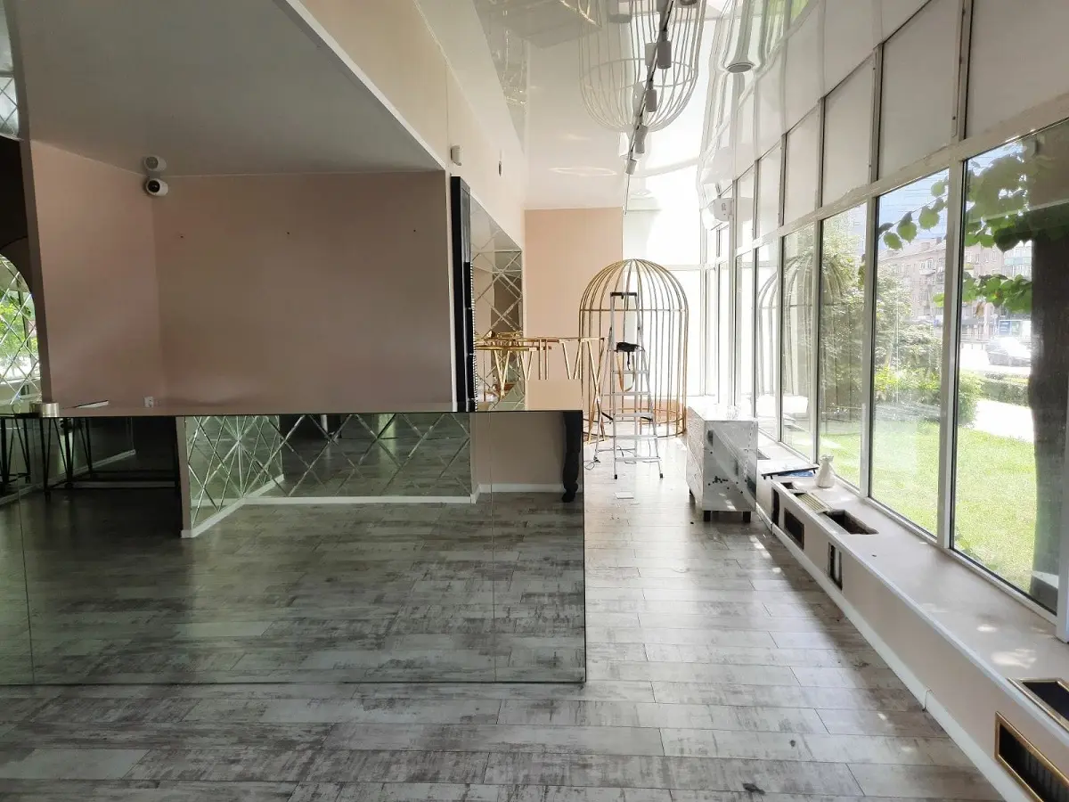 Фото Оренда торгівельної площі, Берестейський просп. (Перемоги) 20 Київ в довгострокову оренду, ціна: 70000 UAH, код 3760