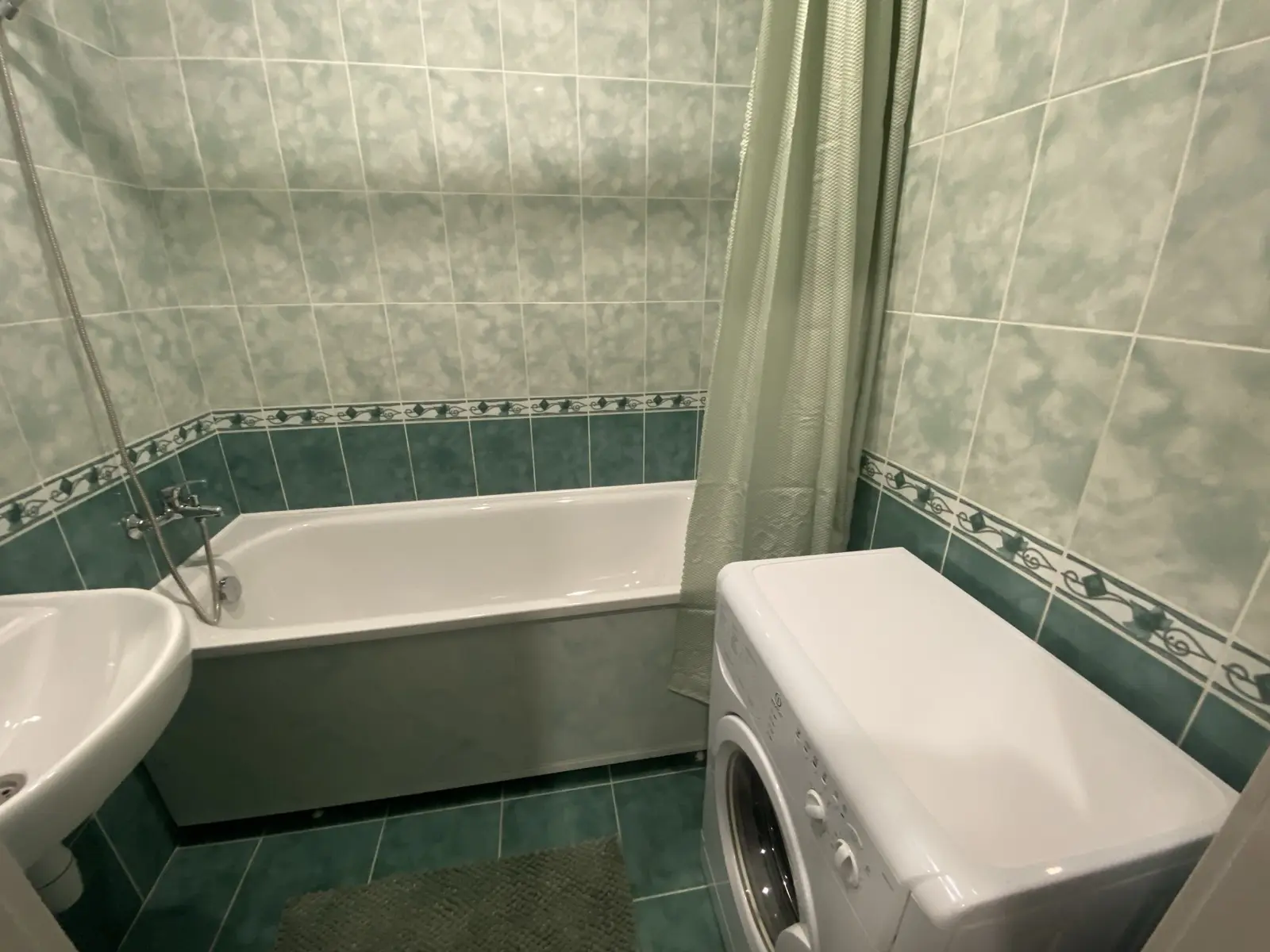 Фото Снять 1-комнатную квартиру, Ларисы Руденко ул. 21 Киев в долгосрочную аренду, цена: 16500 UAH, код 3766