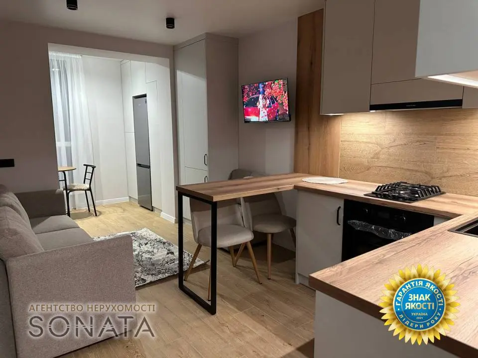 Фото Selling a 1-room apartment, 41 sq.m., Baidy Vyshnyvetskoho Street  Cherkasy, price: 79000 $, code 3768