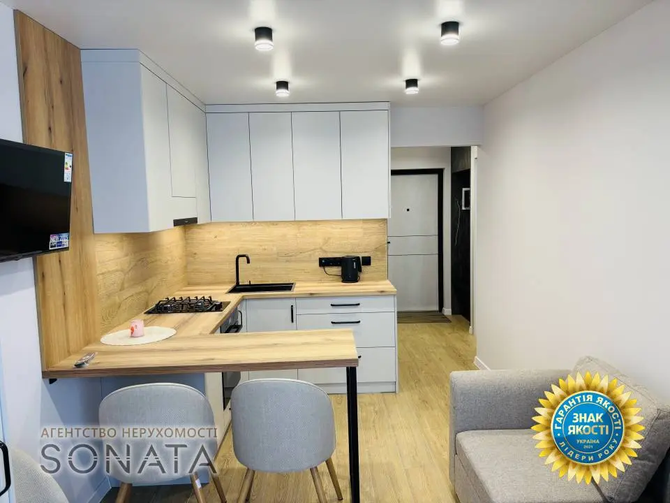 Фото Selling a 1-room apartment, 41 sq.m., Baidy Vyshnyvetskoho Street  Cherkasy, price: 79000 $, code 3768