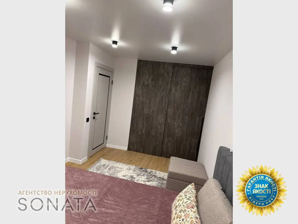 Фото Selling a 1-room apartment, 41 sq.m., Baidy Vyshnyvetskoho Street  Cherkasy, price: 79000 $, code 3768