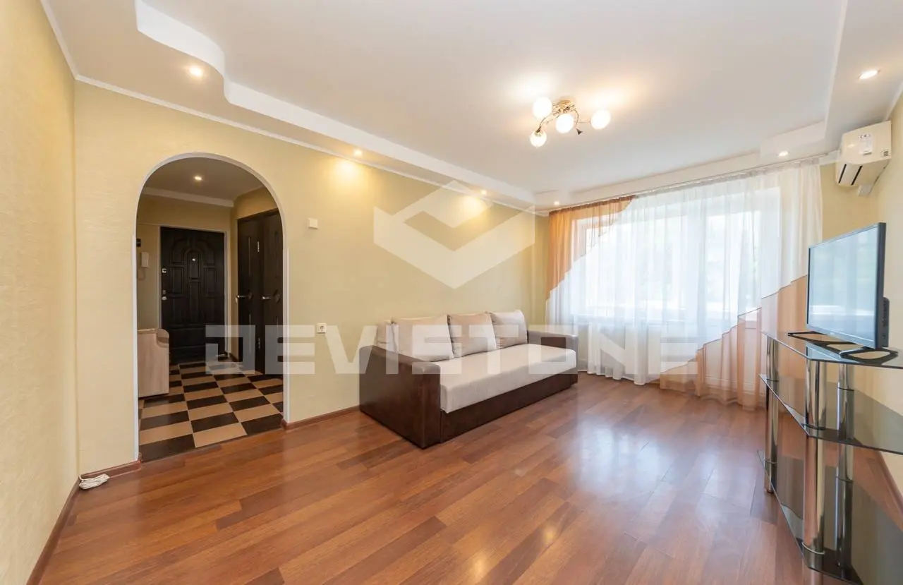 Фото Продаю -2 кімнатну квартиру, 46 кв. м, Павла Вірського бульв. (Саратовська) 53/31 Київ, ціна: 84700 $, код 3774